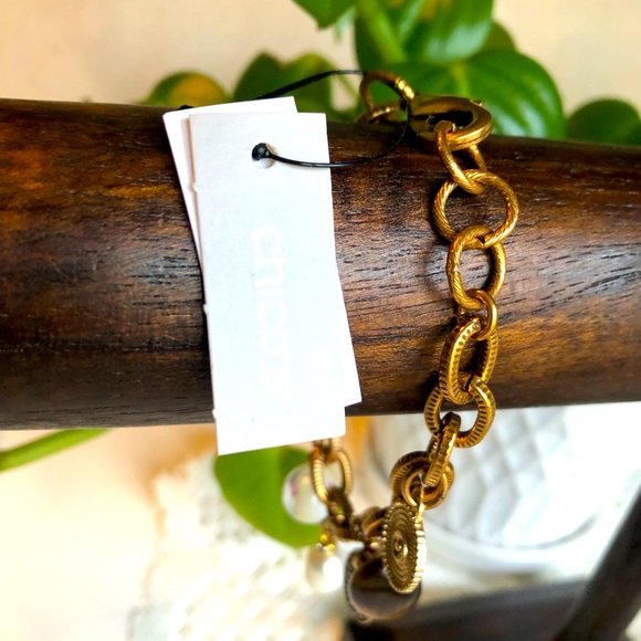 Chico’s gold toned charm bracelet - Picture 3 of 4